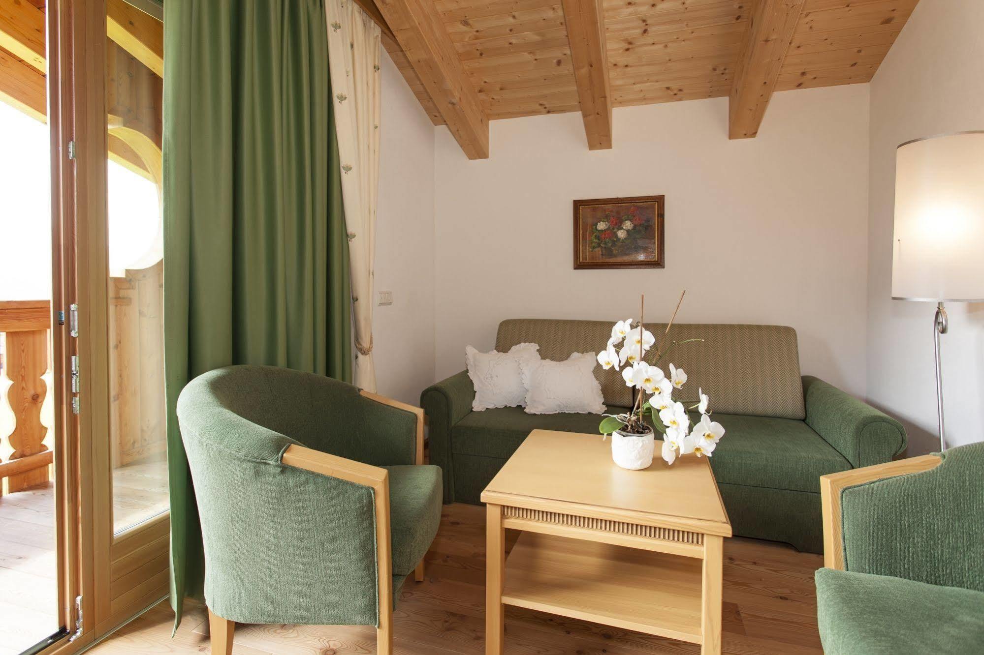 Dependance Hotel Mareo Dolomites San Vigilio Di Marebbe Exterior photo