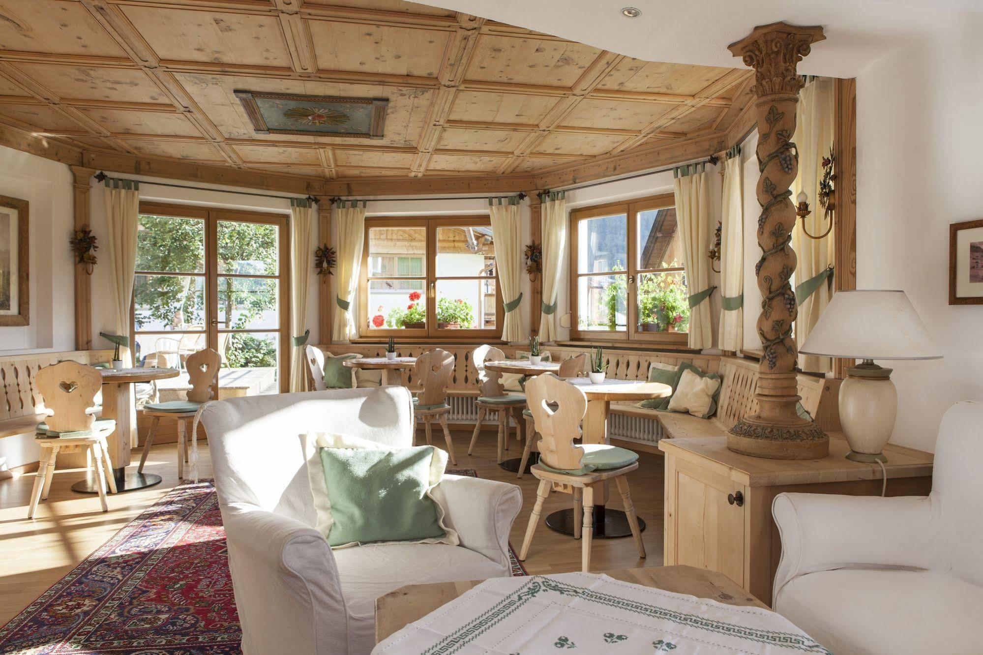 Dependance Hotel Mareo Dolomites San Vigilio Di Marebbe Exterior photo