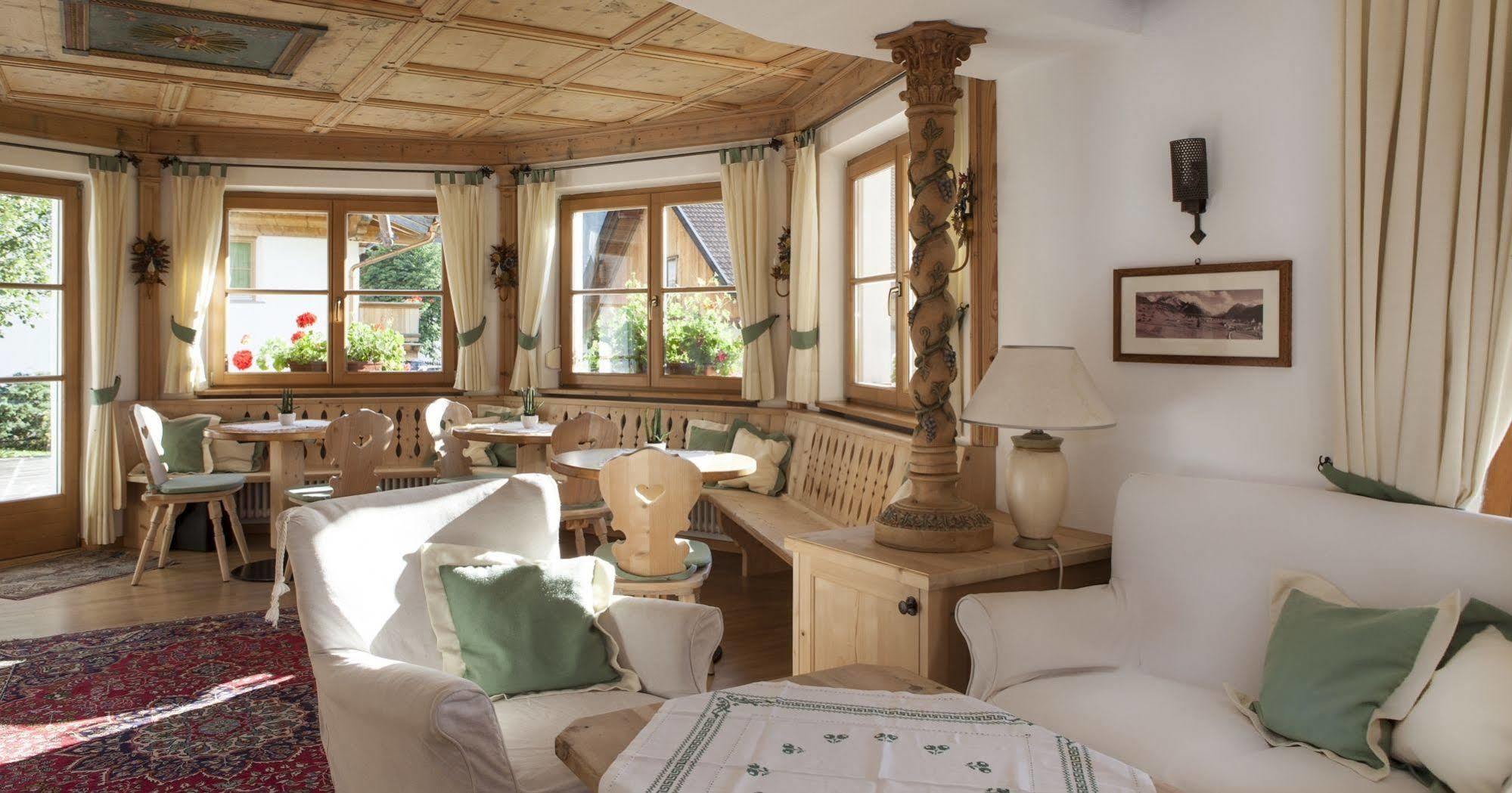Dependance Hotel Mareo Dolomites San Vigilio Di Marebbe Exterior photo